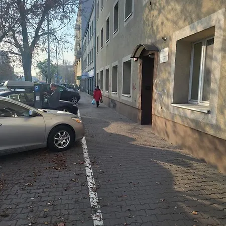 Metro Plocka Wolska House *